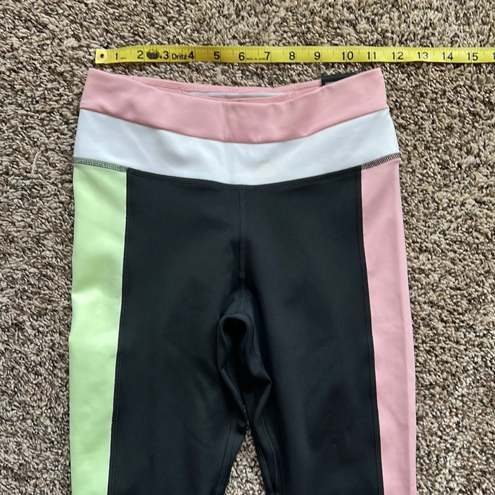 Nike Training Pants, Mid Rise, Tight Fit, 7/8 Length, Size S